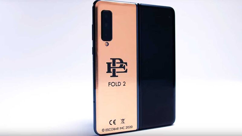 El hermano de Pablo Escobar lanza ahora un clon del Galaxy Fold
