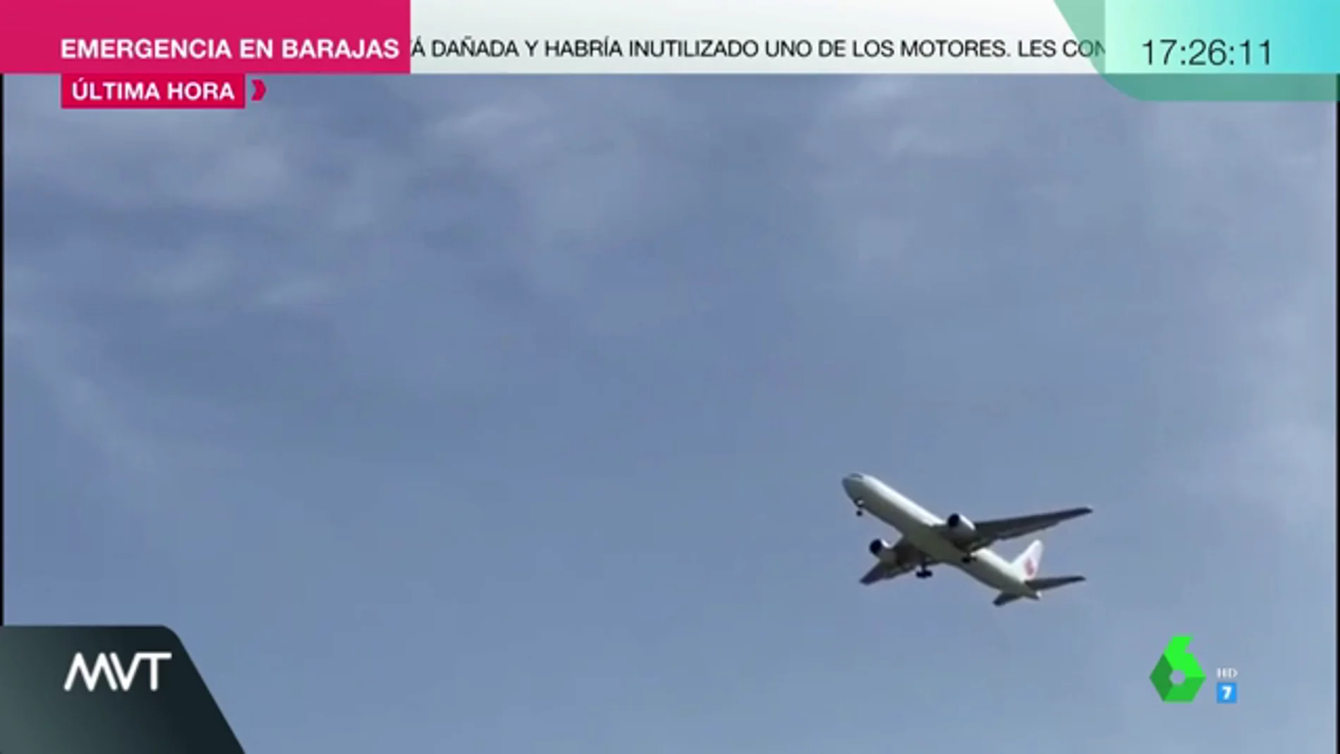 El mensaje del piloto del avión de Air Canada que intenta aterrizar en Madrid a los pasajeros: "Les pedimos mucha calma