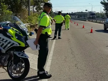 Control de carretera de la Guardia Civil Control de carretera de la Guardia Civil