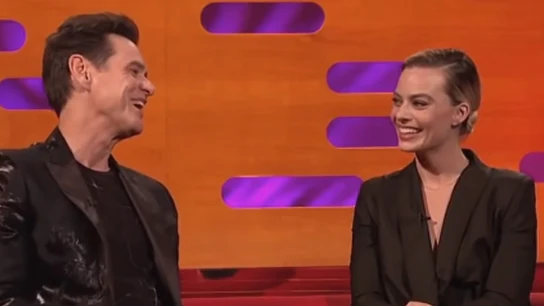 Jim Carrey junto a Margot Robbie Jim Carrey junto a Margot Robbie