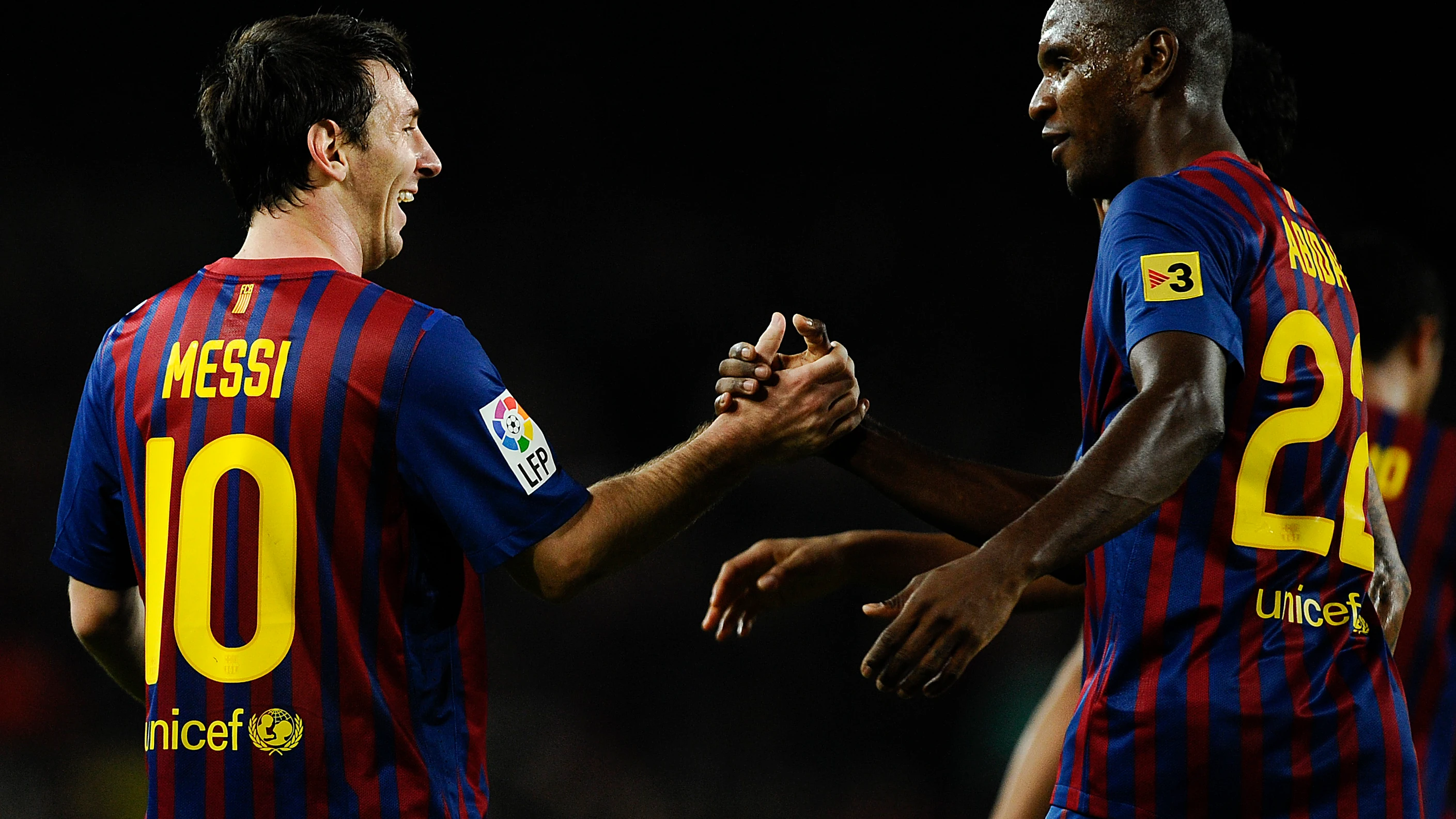 Messi en un partido con Abidal