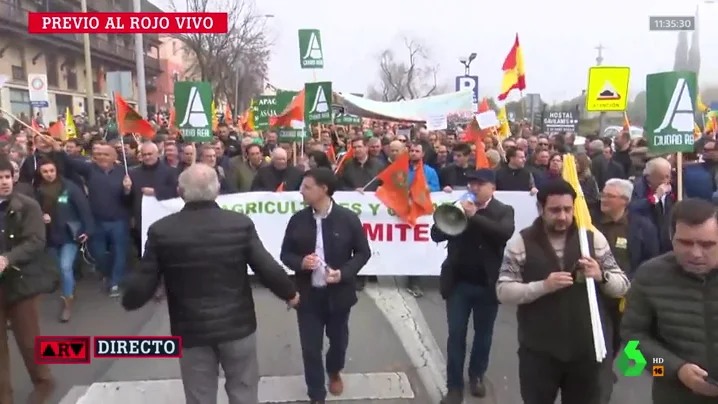 Agricultores y ganaderos se manifiestan en Toledo para pedir una regulación justa de la cadena alimentaria