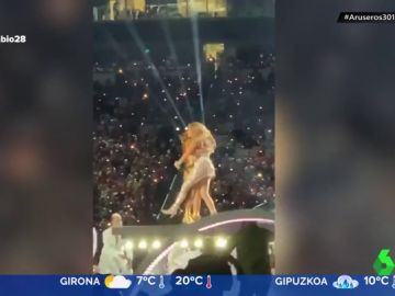 El gesto entre Shakira y Jennifer López que no se vio en televisión El gesto entre Shakira y Jennifer López que no se vio en televisión