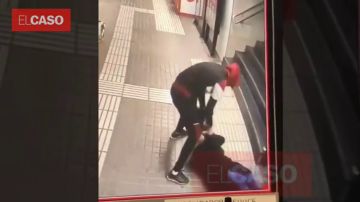 Brutal agresión a una mujer en el Metro de Barcelona con patadas y puñetazos en la cara