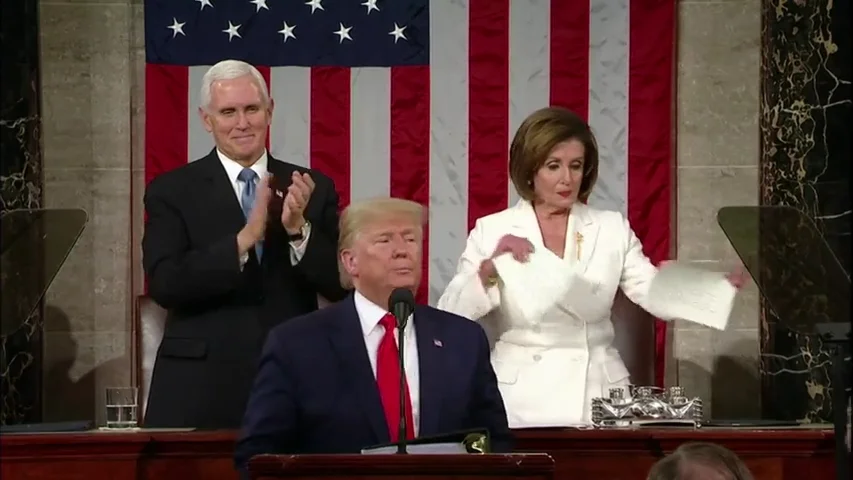 Pelosi rompe en dos el discurso del Estado de la Unión de Trump