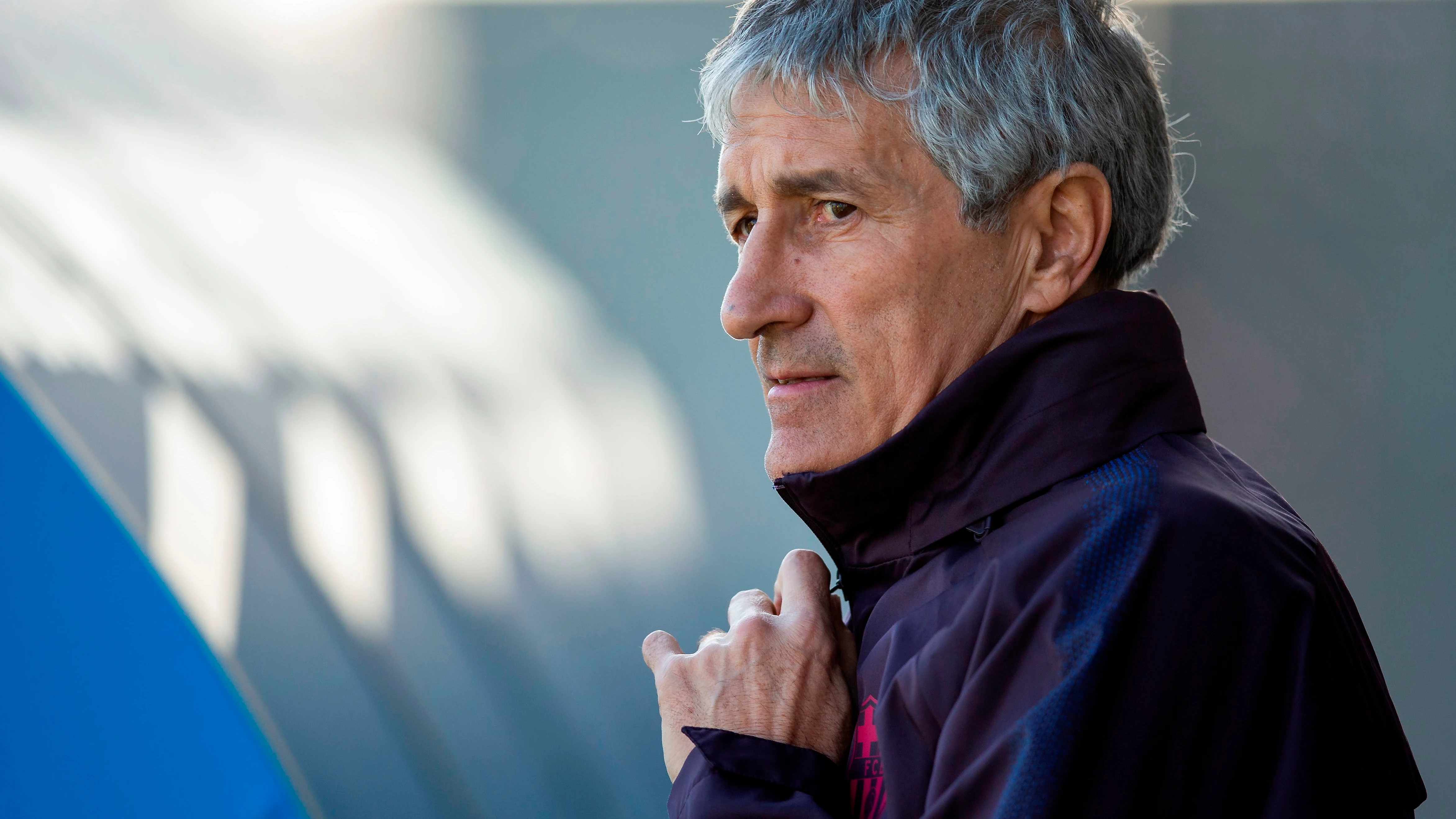 Quique Setién, durante un entrenamiento del FC Barcelona