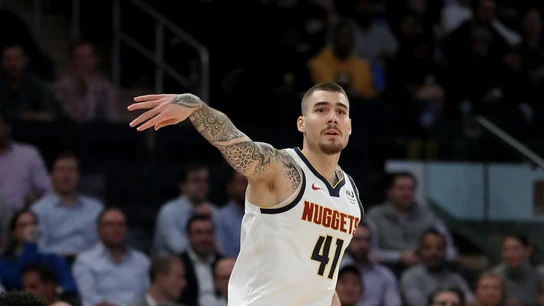 Juancho Hernangómez lanza a canasta durante un partido Juancho Hernangómez lanza a canasta durante un partido