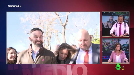 Así fue el lamentable placaje de un acompañante de Abascal a Andrea Ropero que indigna a Wyoming Así fue el lamentable placaje de un acompañante de Abascal a Andrea Ropero que indigna a Wyoming