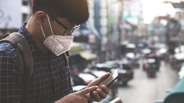 La OMS trata de desmentir los bulos sobre el coronavirus en redes sociales.