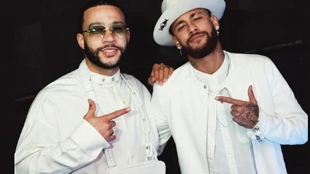 Neymar junto a Memphis Depay en la fiesta de su 28 cumpleaños