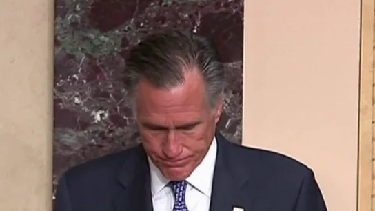 Mitt Romney, el único senador republicano que votó contra Trump: "Hice un juramento de ejercer una justicia imparcial" Mitt Romney, el único senador republicano que votó contra Trump: "Hice un juramento de ejercer una justicia imparcial"