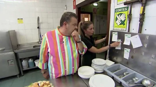 Alberto Chicote encuentra el problema de La Habana y es que no hay nadie al mando: "Cada uno hace lo que quiere y a cañón" Alberto Chicote encuentra el problema de La Habana y es que no hay nadie al mando: "Cada uno hace lo que quiere y a cañón"