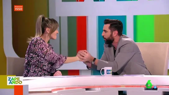 La tajante respuesta de Anna Simon a Dani Mateo tras sustituirle en Zapeando: "Esto tenemos que hablarlo" La tajante respuesta de Anna Simon a Dani Mateo tras sustituirle en Zapeando: "Esto tenemos que hablarlo"