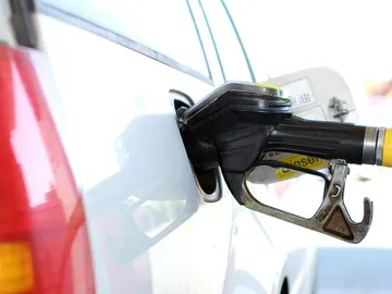 Coche repostando Coche repostando