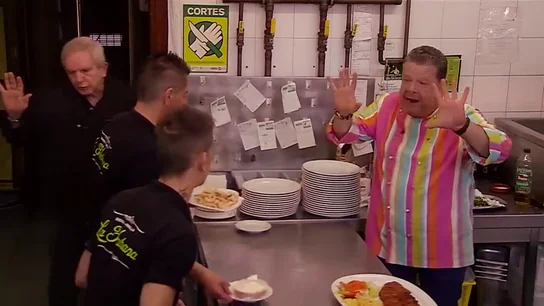 Chicote tiene que poner orden ante el descontrol en la cocina: "Esto no es el patio de un colegio" Chicote tiene que poner orden ante el descontrol en la cocina: "Esto no es el patio de un colegio"