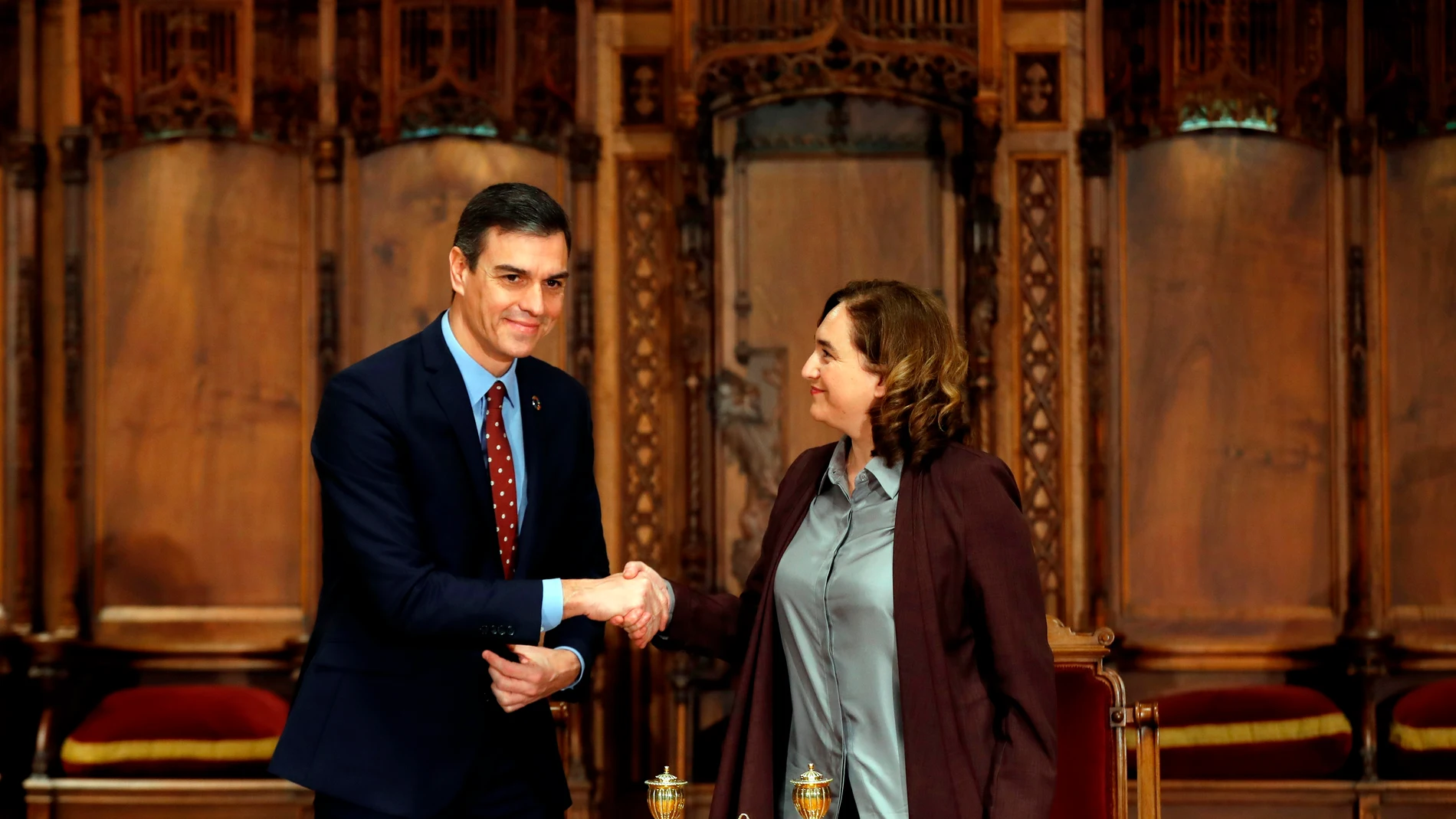 Pedro Sánchez y Ada Colau firman un acuerdo de colaboración entre el Estado y la ciudad de Barcelona