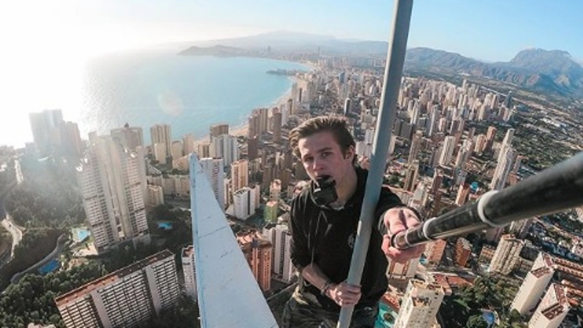 Selfie en lo alto de un edificio. 