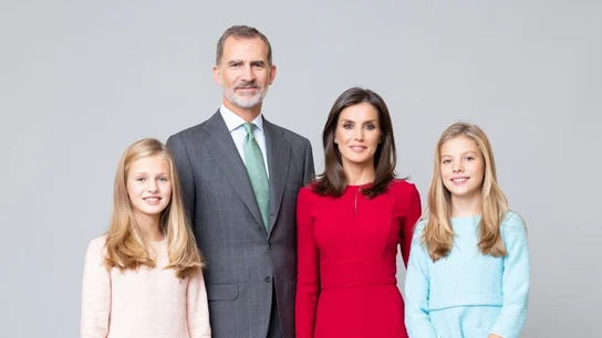 El nuevo retrato oficial de la familia real El nuevo retrato oficial de la familia real