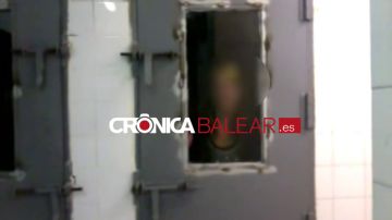 Una policía local de Palma se graba mofándose de una mujer detenida en los calabozos