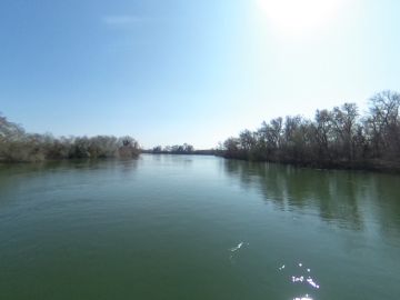 El río Ebro, a su paso por Campredó, entidad del municipio de Tortosa (Tarragona) El río Ebro, a su paso por Campredó, entidad del municipio de Tortosa (Tarragona)