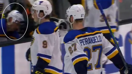 Jay Bouwmeester sufre un paro cardíaco en pleno partido Jay Bouwmeester sufre un paro cardíaco en pleno partido