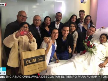 Una novia se pone de parto minutos antes de su boda y termina casándose en el hospital Una novia se pone de parto minutos antes de su boda y termina casándose en el hospital