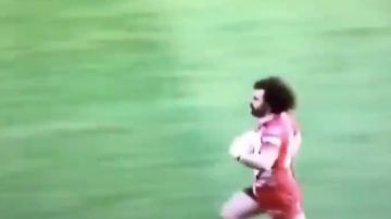 Jugador de rugby parecido a Mohamed Salah.