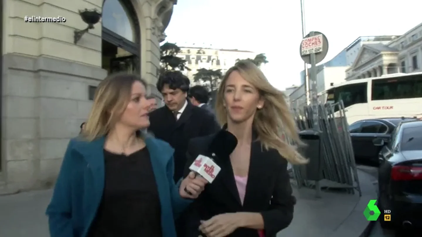 Desde Casado a Alvarez de Toledo, Andrea Ropero pone en apuros a la cúpula del PP: "¿Si están orgullosos por qué esconden sus siglas?" Desde Casado a Alvarez de Toledo, Andrea Ropero pone en apuros a la cúpula del PP: "¿Si están orgullosos por qué esconden sus siglas?"