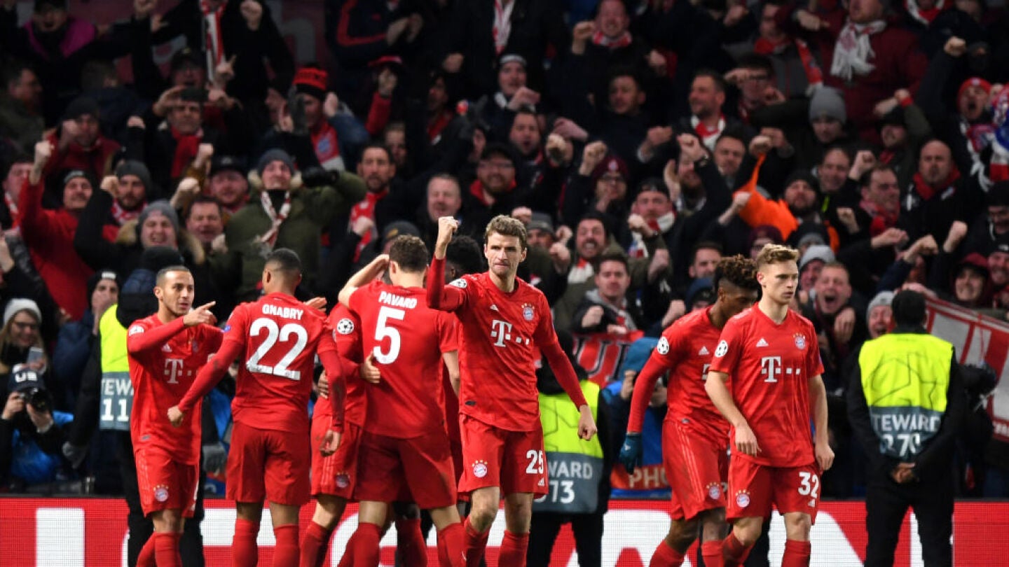 Los jugadores del Bayern M&uacute;nich celebran un gol ante el Chelsea