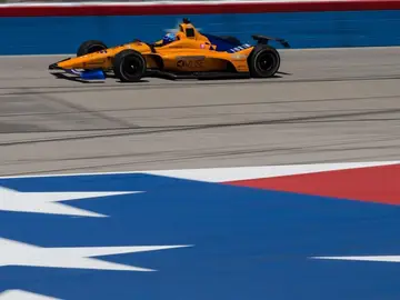 Fernando Alonso en un vehículo de la Indycar Series Fernando Alonso en un vehículo de la Indycar Series
