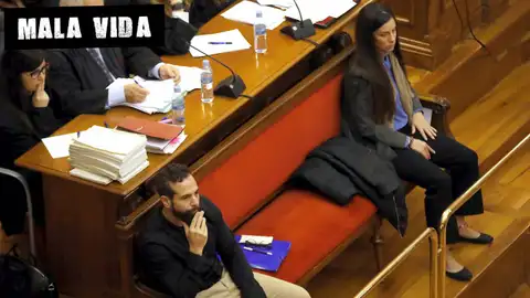 Albert López y Rosa Peral, acusados de asesinato, durante el juicio Mala Vida