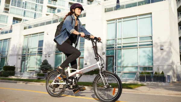 Decathlon avisa de un fallo en su bicicleta plegable Btwin Tilt 900