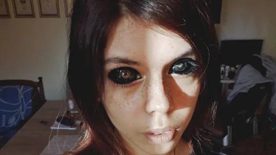 La modelo Aleksandra Saowska con los ojos tatuados La modelo Aleksandra Saowska con los ojos tatuados