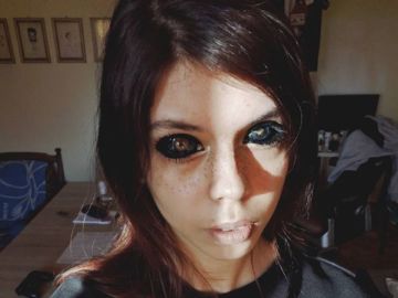 La modelo Aleksandra Saowska con los ojos tatuados La modelo Aleksandra Saowska con los ojos tatuados