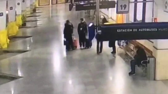 Imagen de la despedida entre las hermanas norteamericanas y los afganos en Murcia Imagen de la despedida entre las hermanas norteamericanas y los afganos en Murcia