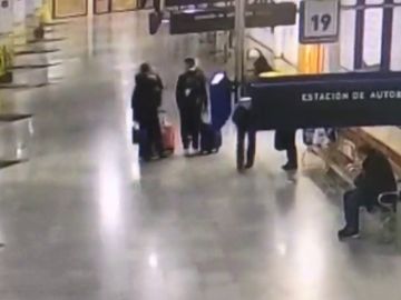 Imagen de la despedida entre las hermanas norteamericanas y los afganos en Murcia Imagen de la despedida entre las hermanas norteamericanas y los afganos en Murcia