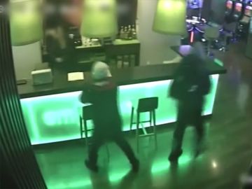 Así era el 'modus operandi' de dos violentos atracadores de salones de juego en Valencia Así era el 'modus operandi' de dos violentos atracadores de salones de juego en Valencia