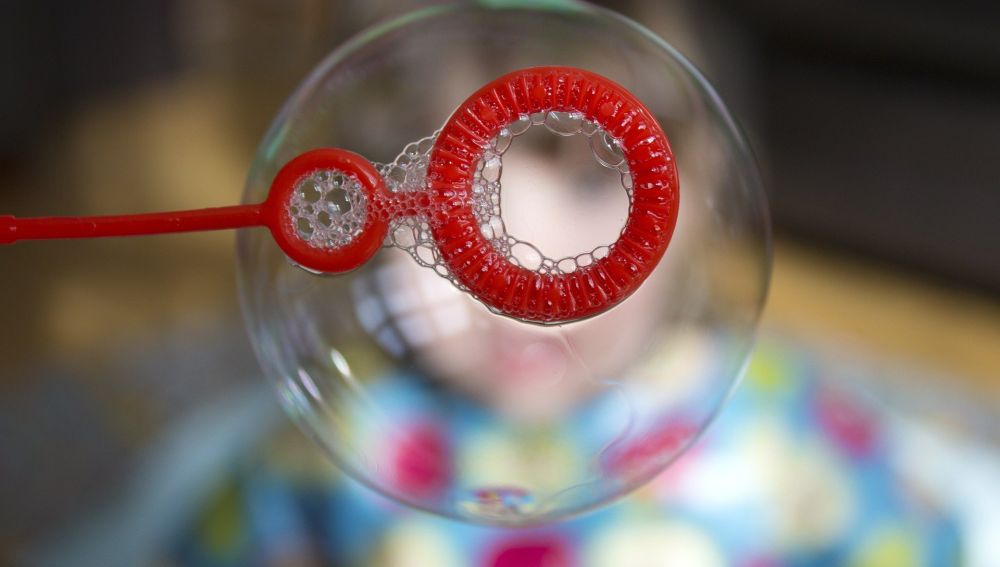 La velocidad del aire que soplas influye en la formación de las burbujas