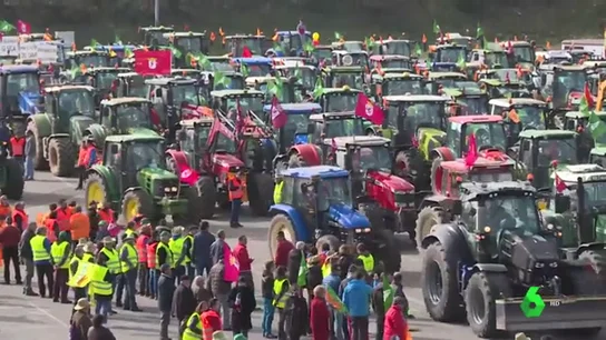 Los tractores de los agricultores toman León y Santander en una nueva protesta Los tractores de los agricultores toman León y Santander en una nueva protesta