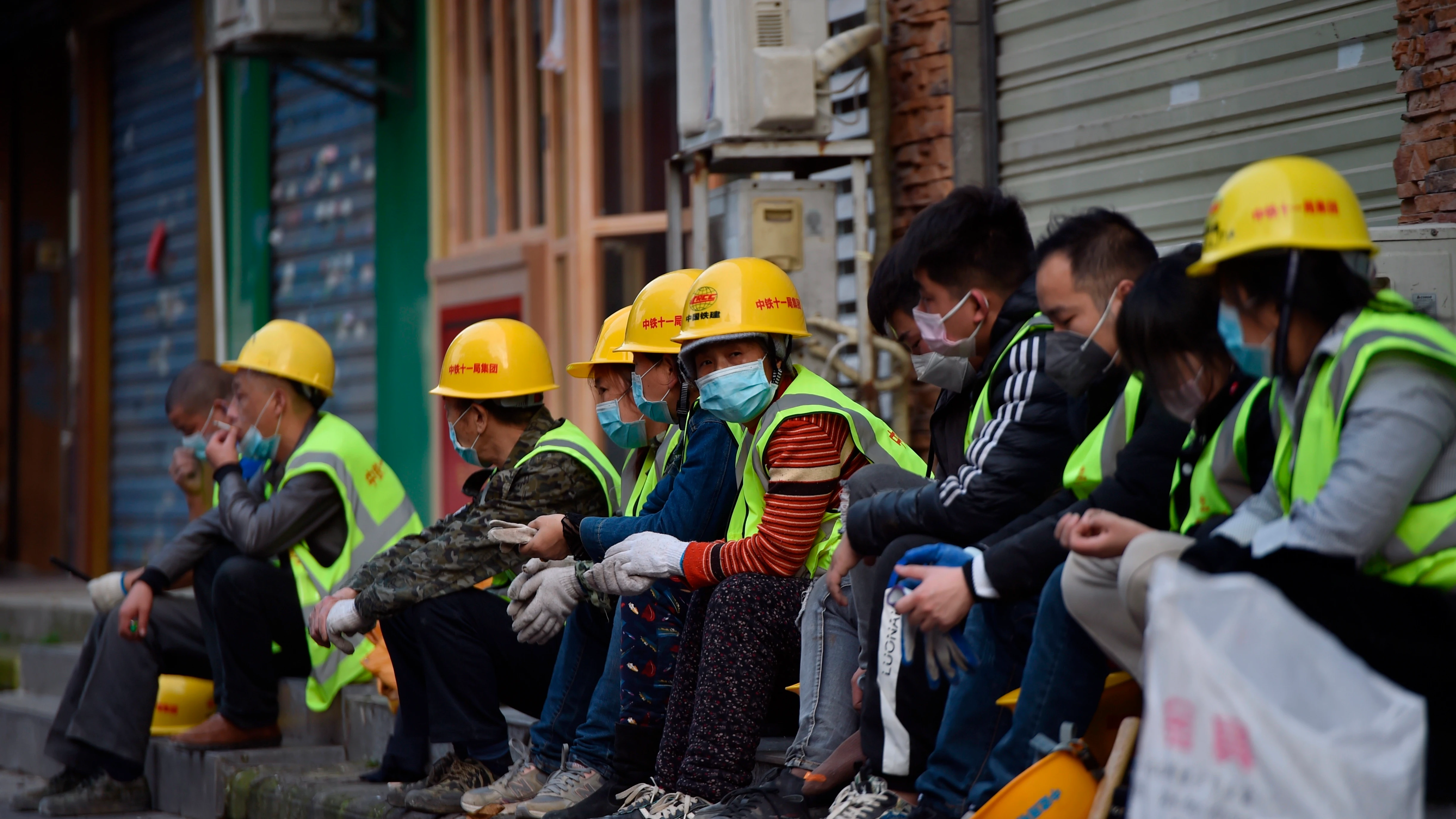 Operarios en Wuhan