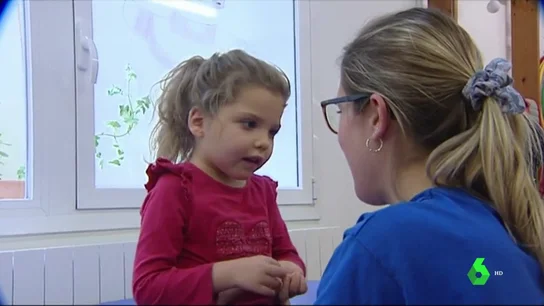 El duro día a día de Paula con seis años: no puede caminar ni hablar por el síndrome de Rett El duro día a día de Paula con seis años: no puede caminar ni hablar por el síndrome de Rett