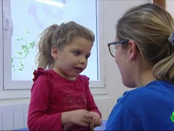 El duro día a día de Paula con seis años: no puede caminar ni hablar por el síndrome de Rett El duro día a día de Paula con seis años: no puede caminar ni hablar por el síndrome de Rett