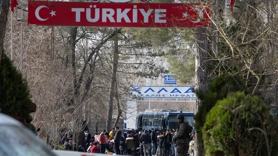 Migrantes en la frontera greco-turca a la espera de entrar en la UE Migrantes en la frontera greco-turca a la espera de entrar en la UE