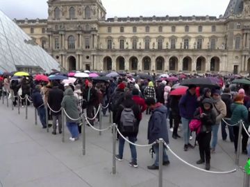 Los trabajadores del Louvre deciden cerrar el museo como medida de prevención ante el coronavirus Los trabajadores del Louvre deciden cerrar el museo como medida de prevención ante el coronavirus