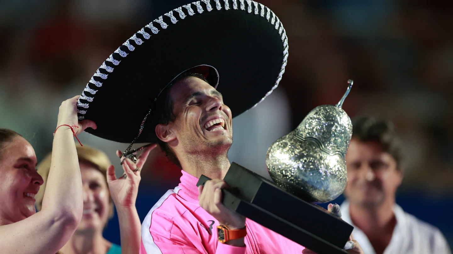 Rafa Nadal, con el trofeo del torneo de Acapulco Rafa Nadal, con el trofeo del torneo de Acapulco