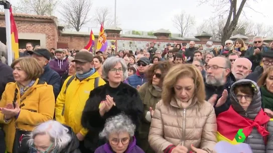Miguel Hernández contra el olvido: protestas en la Almudena para restituir el memorial de las víctimas de la dictadura Miguel Hernández contra el olvido: protestas en la Almudena para restituir el memorial de las víctimas de la dictadura