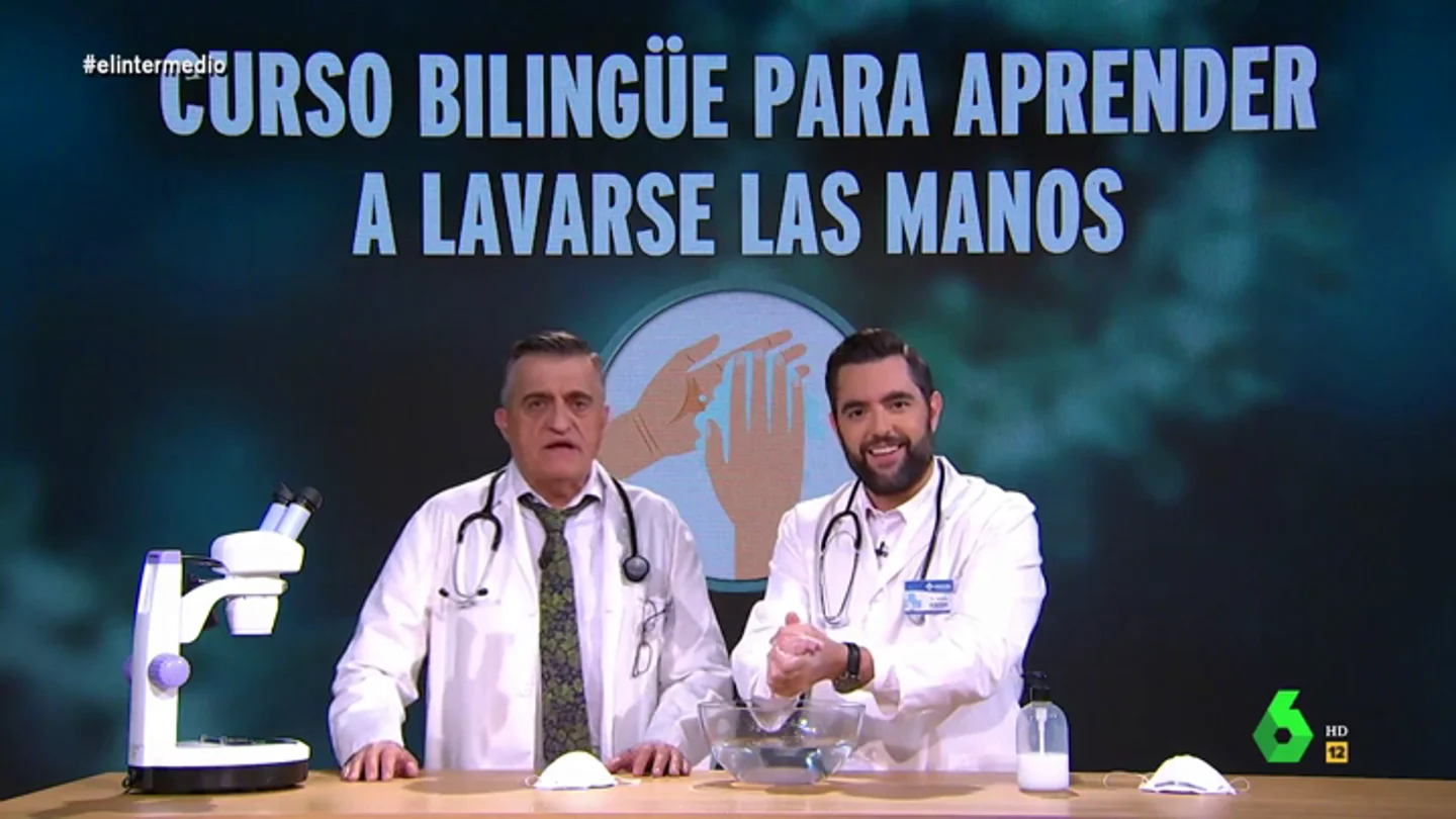 "Le fiesté de le espumé": el curso 'bilingüe' del 'doctor' Wyoming y Dani Mateo para lavarse las manos y evitar el coronavirus "Le fiesté de le espumé": el curso 'bilingüe' del 'doctor' Wyoming y Dani Mateo para lavarse las manos y evitar el coronavirus