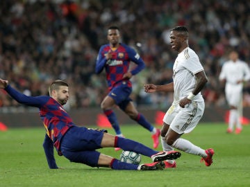 Gerard Piqué y Vinicius Jr. Gerard Piqué y Vinicius Jr.