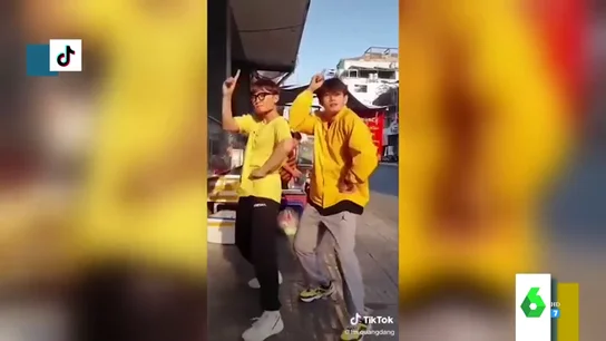 El nuevo hit del coronavirus que arrasa en Internert: estos son los pasos de la coreografía viral El nuevo hit del coronavirus que arrasa en Internert: estos son los pasos de la coreografía viral