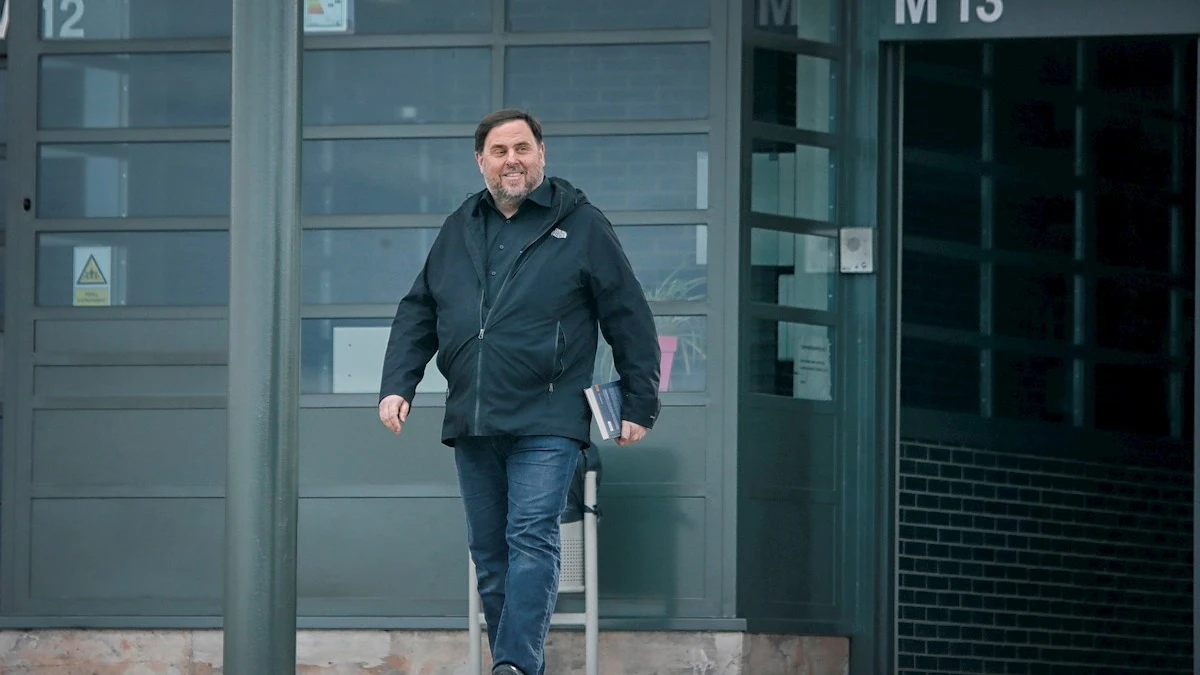 El líder de ERC, Oriol Junqueras, sale de prisión